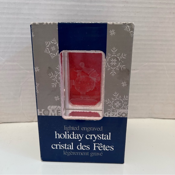 Lighted engraved holiday crystal - ICE SKATING SANTA - Picture 9 of 9